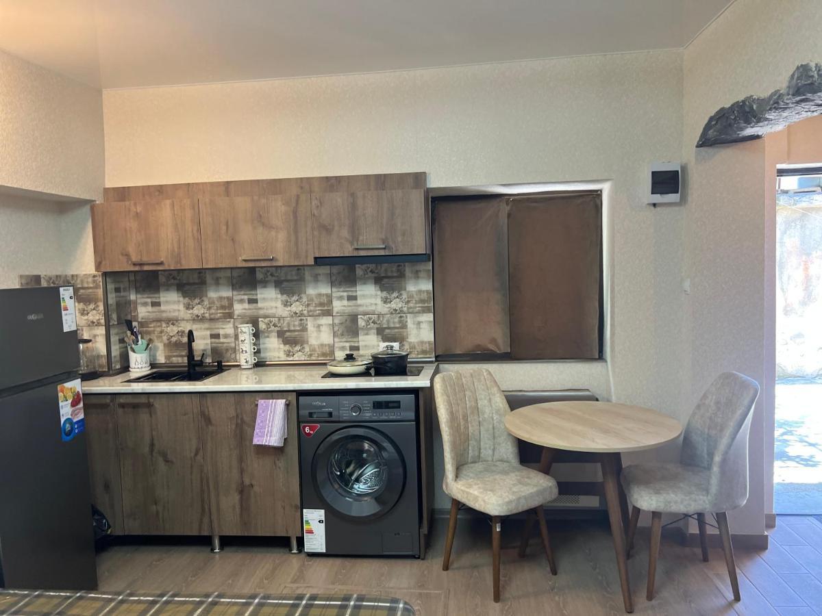 Our Garden Apartment Tbilisi ภายนอก รูปภาพ